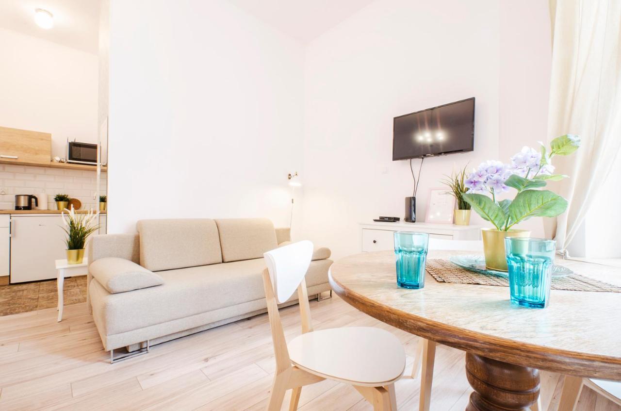 Cozy Apartments On Sierpnia Street Λοτζ Εξωτερικό φωτογραφία