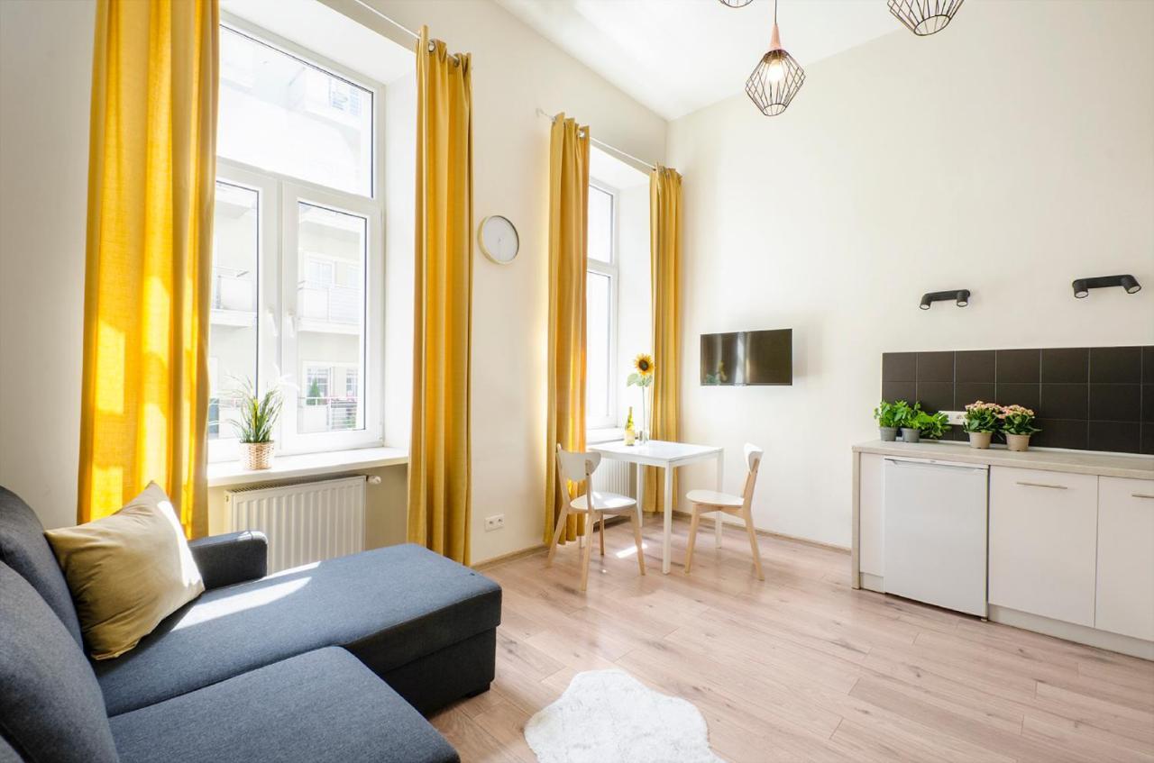 Cozy Apartments On Sierpnia Street Λοτζ Εξωτερικό φωτογραφία